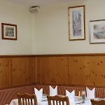 斯图本法尔酒店 酒店 尼德泰